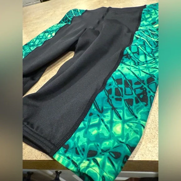 Never used. TYR competitive swim jammer. Size 32 - Picture 6 of 9